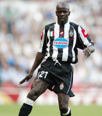 Campeón del mundo con Francia en 1998 y de la Eurocopa en 2000. Lilian Thuram está dentro de los mejores defensas en la historia del fúbol galo. La única deuda en lo personal fue no haber ganado la Champions League. Estuvo cerca con Juventus, pero AC Milan frustró sus pretensiones en 2003.