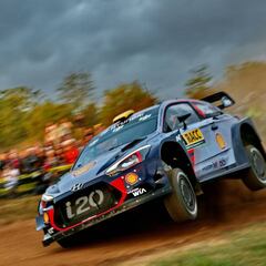 Mikkelsen sorprende y Sordo se mantiene en la pelea