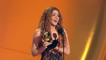 El mensaje escondido en el vestido de Shakira en los Grammy’s: un gran apoyo a los migrantes
