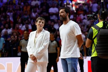 Sergio LLull es el 15º jugador con más internacionalidades con España con 173 partidos y siete medallas: tres oros europeos (2009, 2011 y 2015) y uno mundial (2019); la plata olímpica de Londres 2012; y los bronces de Río 2016 y del Eurobasket 2013.