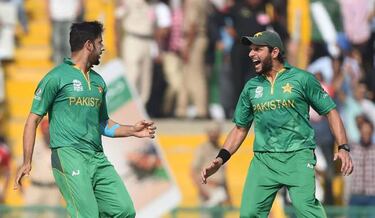 Afridi relinquishes Pakistan T20 captaincy