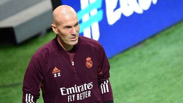 Zinedine Zidane en un entrenamiento del Real Madrid 