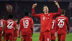 Lewandowski celebra uno de sus dos goles al Borussia.