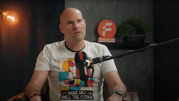 Mateu Lahoz durante el podcast 'Bajo los Palos' de Iker Casillas.