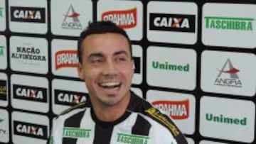 Será la segunda etapa de Roberto Cereceda en Figueirense, tras su anterior paso en 2014.