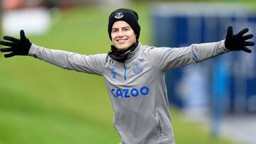 James Rodríguez durante un entrenamiento con Everton.