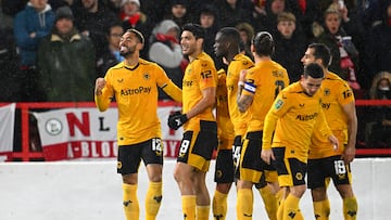 Los jugadores del Wolverhampton celebran el gol de Raúl Jiménez en Carabao Cup.