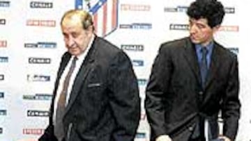 <b>VENTA</B>. Jesús Gil le ha pedido a su hijo Miguel Ángel que le venda todas las acciones que tiene del club.