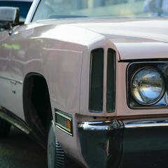 Si tienes este tipo de coche, sólo puedes circular 96 días al año en España: el requisito que exige la DGT