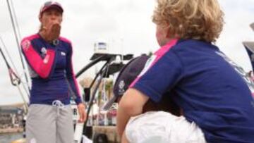 Maternidad entre las olas