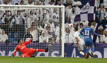 Ocasión de Hugo Fraile con Keylor Navas.