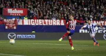 Griezmann marca el 3-0 de penalti. 