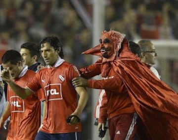 Independiente de Avellaneda es el máximo ganador de Copa Libertadores con 7, la primera de ellas en 64 y la última en 84. Descendió en 2013.