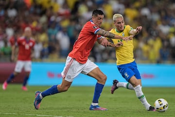 Roco en su último partido con la Roja. Fue ante Brasil, en marzo del 2022.