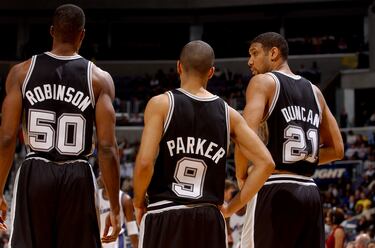 En la temporada 1979-80, la NBA introdujo la línea de tres. Desde entonces, no se ha visto nada tan horrible como el partido que firmó Chicago Bulls en la temporada 1998-99, que por algo fue la primera sin Michael Jordan. Los Bulls anotaron 49 puntos en una derrota por 33 puntos contra los Heat. Y se quedaron en un 23,4% en tiros: 18/77 total, 0/9 en triples. En 2002, los Spurs firmaron un idéntico 23,4% contra los Raptors, pero al menos en su caso llegaron a 74 puntos (perdieron en la prórroga).