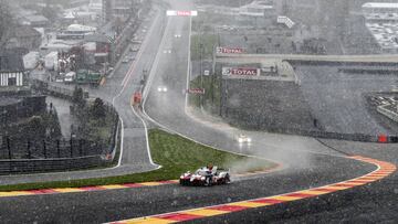 Fernando Alonso conduce el Toyota TS050 Hybrid número 8 en las Seis Horas de Spa-Francorchamps 2019.