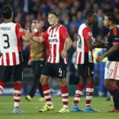 El PSV de Arias remonta en casa ante el Manchester United