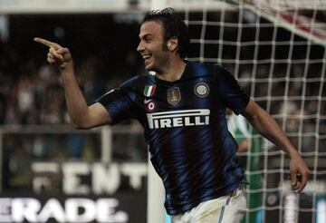 Temporadas en el FC Inter: 2011-12 
Temporadas en el AC Milan: 2012-15