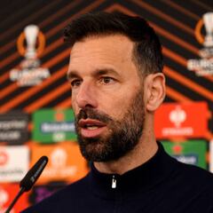 Van Nistelrooy se inspira en el Madrid: “Con 2-0 se podía pensar que sería barrido 5-0”