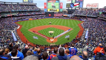 Apr 8, 2016; New York City, NY, USA; General view during the national anthem before a game between the New York Mets and the Philadelphia Phillies at Citi Field. Mandatory Credit: Brad Penner-USA TODAY Sports