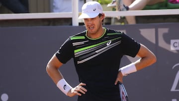 Tenis, Nicolas Jarry vs Sebastian Baez
 Se enfrentan por  semifinales  los tenistas Nicolas Jarry  de Chile vs Sebastian Baez de Argentina por el ATP Challenger Santiago 2 2021 en el Club Palestino en Santiago, Chile.
 9/10/2021
 Javier Salvo/Photosport
 