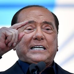 Berlusconi padece COVID-19