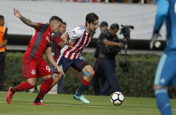 Eduardo López y Michael Pérez, lesionados con Chivas