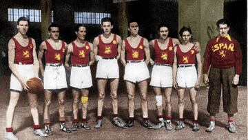 La Selecci&oacute;n espa&ntilde;ola, medalla de plata en el primer Eurobasket de la historia, el de 1935.