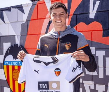 Javi Tena: ¡°Me fijo en Javi Guerra, Pepelu y Kroos¡±