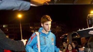 <b>CON GANAS. </b>La expedición rojiblanca, con De Gea al frente, a su llegada al hotel Meliá Barcelona.
