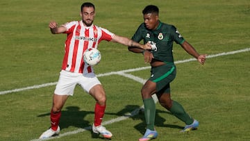 26/07/2025 SPORTING PARTIDO AMISTOSO
ESTADIO VEGA DE ANZO GRADO SPORTING-RACING SANTANDER PERRIN CON CONTRARIO
FOTO PACO PAREDES