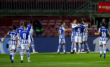 0-1. Willian José celebró el primer gol.