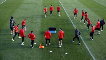Simeone prueba con Costa como suplente