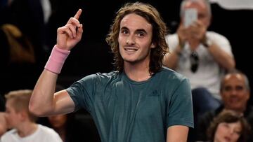 Stefanos Tsitsipas celebra su victoria ante Mikhail Kukushkin en la final del Open 13 Provence de Marsella.