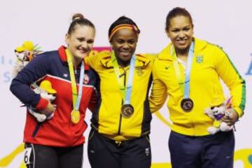 La pesista se quedó con la medalla de plata en la categoría 75 kilos.