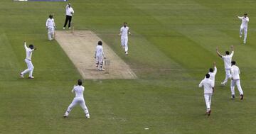 James Anderson celebrates dismissing Kaushal Silva