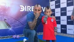 El emotivo encuentro de Vidal con el niño iraní que lo idolatra
