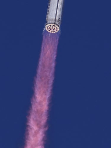 El megacohete Starship de SpaceX realiza un vuelo de prueba desde Starbase en Boca Chica, Texas.