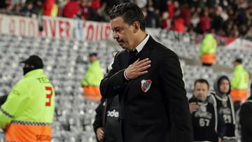 River Plate's team coach Marcelo Gallardo gestures during the Argentine Professional Football League Tournament 2022 match between River Plate and Rosario Central at the Monumental stadium in Buenos Aires, on October 16, 2022. - Gallardo announced last Thursday that he will leave the technical direction of the Argentine club River Plate at the end of his contract, which has led the most successful cycle in the entity's history for the last eight years. (Photo by ALEJANDRO PAGNI / AFP)