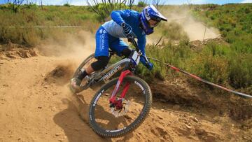 Baptiste Pierron (Dorval AM) durante los UEC MTB Downhill European Championships en Pampilhosa da Serra, Portugal. Campe&oacute;n en Elite Men.