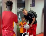 El hijo de Davinson también tuvo su momento con Griezmann