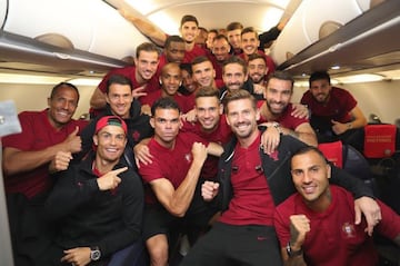 Aquí vemos la selección portuguesa volviendo del Mundia del Rusia 2018.
Gelson jugó en un partido de octavos de final.