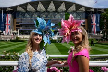 D¨ªa de estreno en el hip¨®dromo de Ascot, ciudad al sur de Inglaterra, donde se celebra la tradicional y pintoresca carrera de caballos con la presencia de la familia real brit¨¢nica.