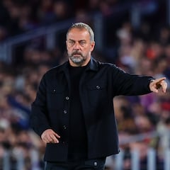 Flick no deja a nadie en Barcelona