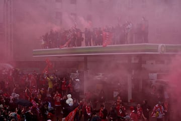 La ciudad de Liverpool volcada con el conjunto Red tras conseguir el vigsimo titulo de liga de su historia.