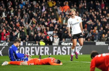 VALENCIA, SPAIN - FEBRUARY 25: Hugo Duro of Valencia CF celebrates after Igor Zubeldia of Real Sociedad concedes an own goal, the first goal for Valencia CF, during the LaLiga Santander match between Valencia CF and Real Sociedad at Estadio Mestalla on February 25, 2023 in Valencia, Spain. (Photo by Aitor Alcalde/Getty Images)