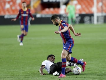 Jordi Alba y Thierry Correia.