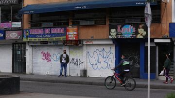 Toque de queda hoy domingo 25 de abril: conozca cu&aacute;les son los horarios en los que se aplicar&aacute; la medida en las principales ciudades del pa&iacute;s.