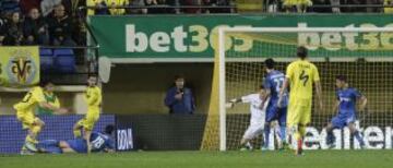 2-0. Gerard anota el segundo tanto.