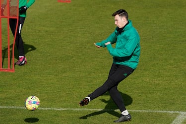 El partido de El Toral¨ªn pasa una factura muy cara